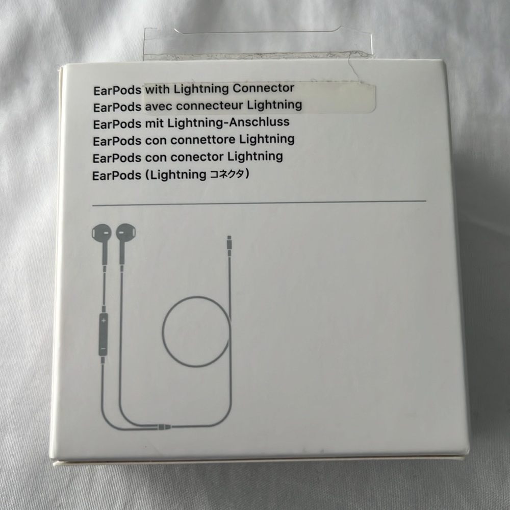 Apple EarPods - Picture 2 of 3